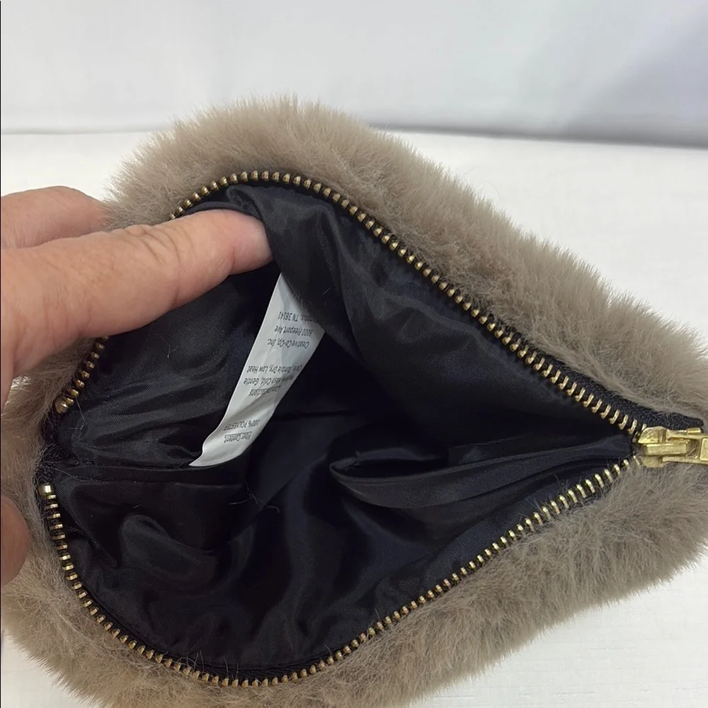 🍌Tan Faux Fur Clutch with Plush Texture